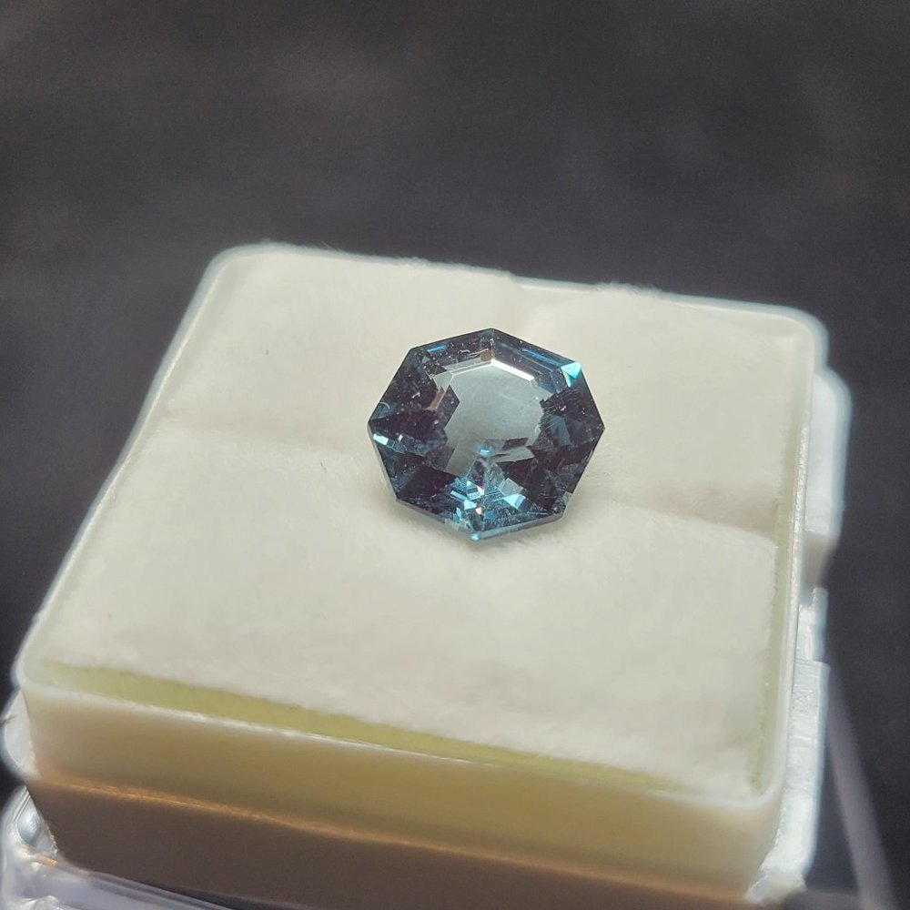 Extremely Rare 3.30 Ct Natural Gahnite Octagon Cut & Certificate - Picture 3 of 6